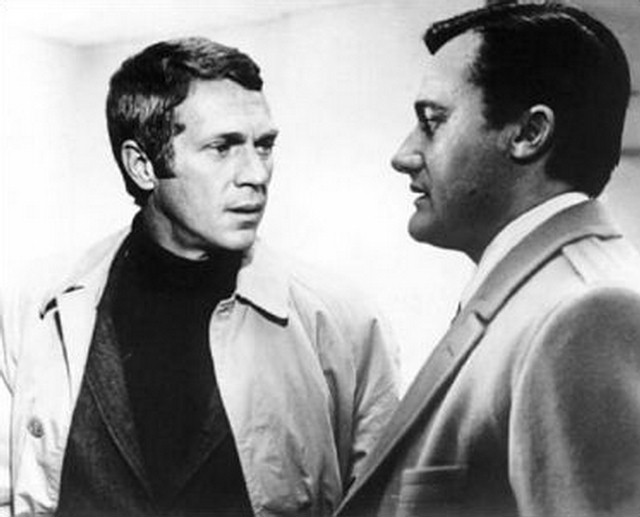 Steve McQueen (as Frank Bullitt) and Robert Vaughn (as Walter Chalmers).