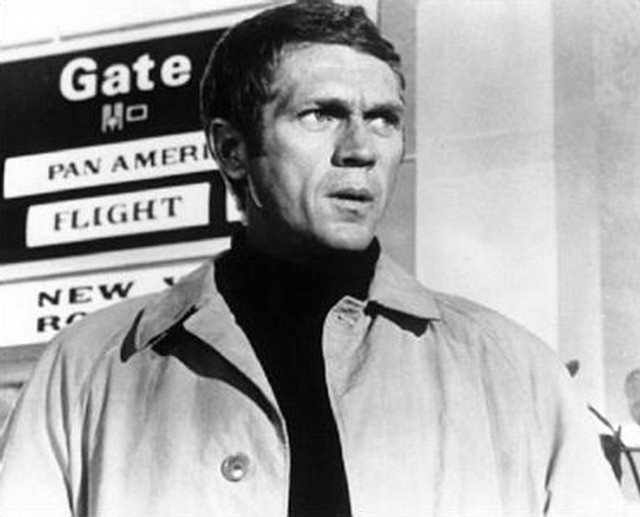 Steve McQueen (as Frank Bullitt) at the airport.