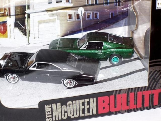 Greenlight Mustang & Charger Diorama