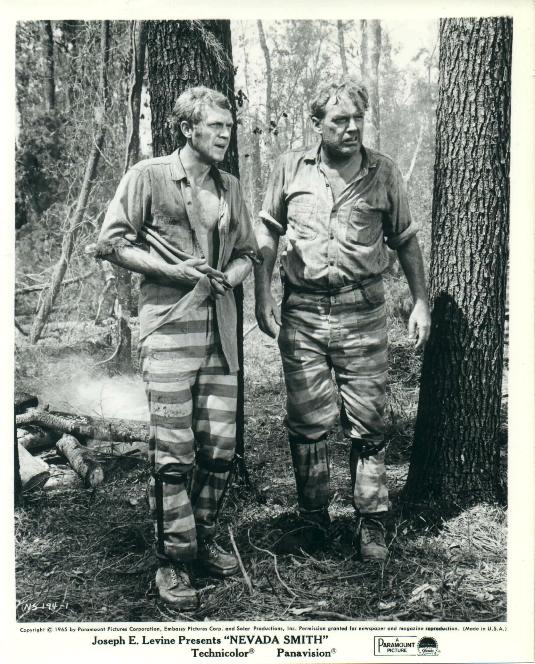 Max (McQueen) and 
Bill Bowdre (played by Arthur Kennedy) 
on the prison farm.
